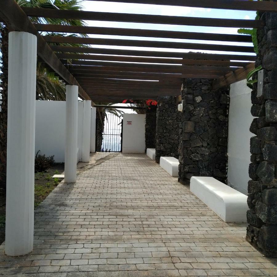 Luxury Villa Sea Front Costa Teguise Εξωτερικό φωτογραφία